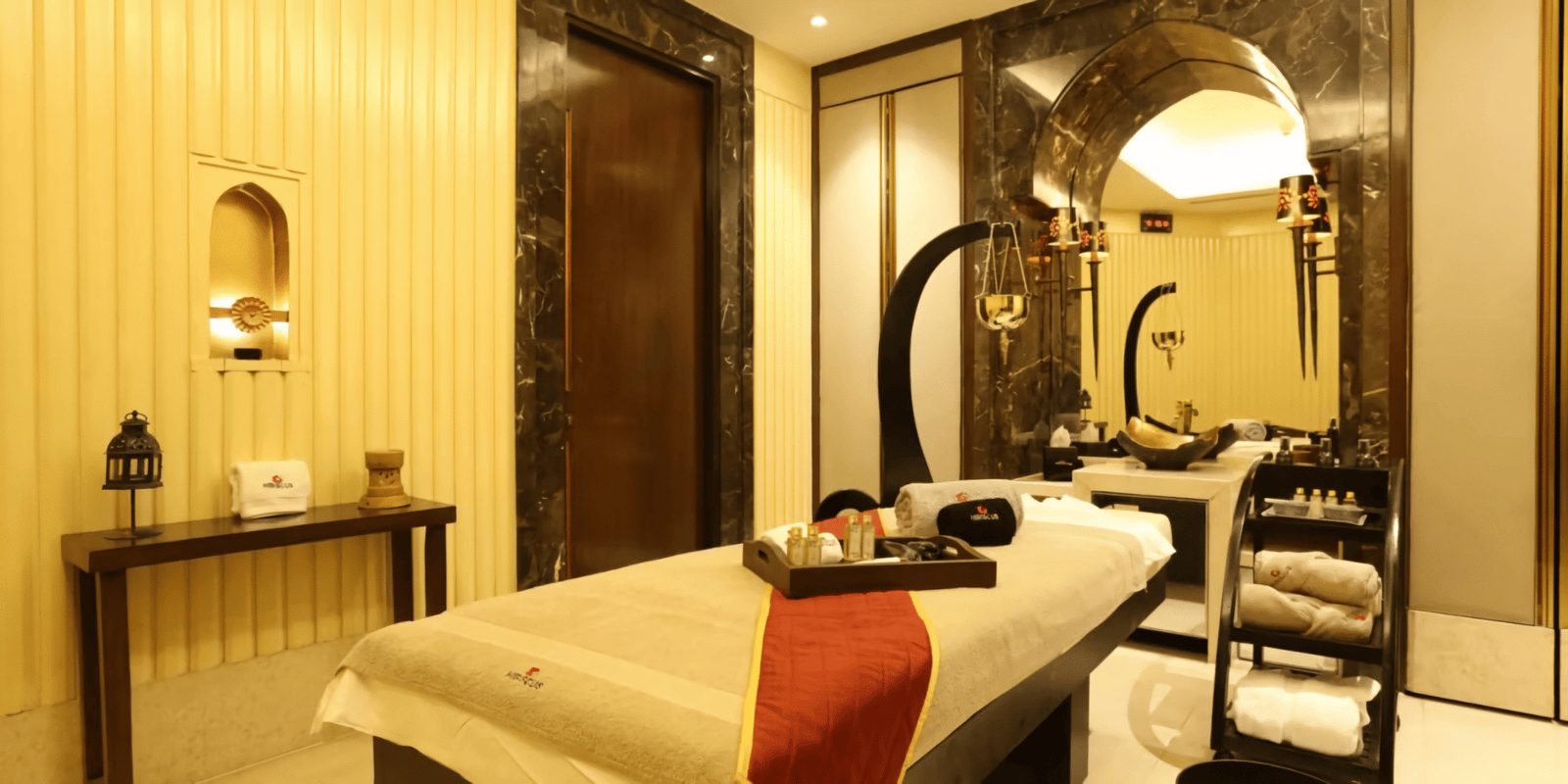 crowne-plaza-new-delhi-7767003104-2×1.avif 1414