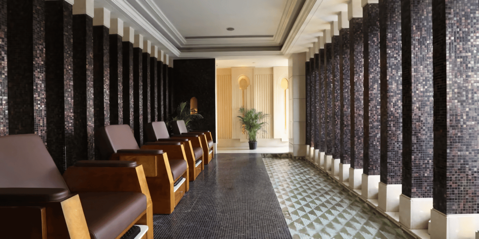 crowne-plaza-new-delhi-7767009619-2×1.avif 1414