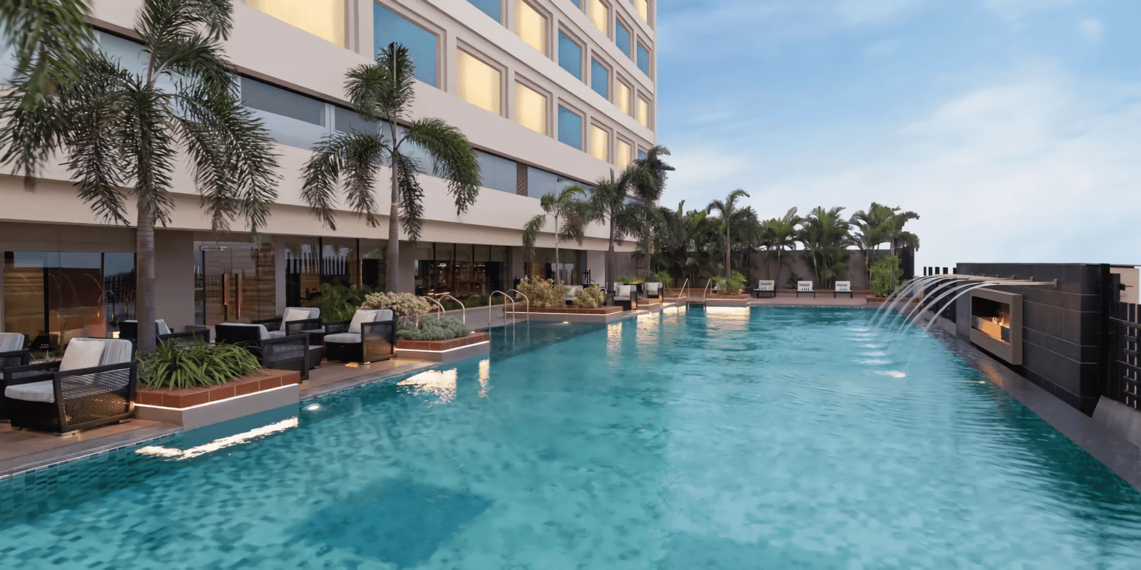 crowne-plaza-new-delhi-8706074492-2×1.avif 66